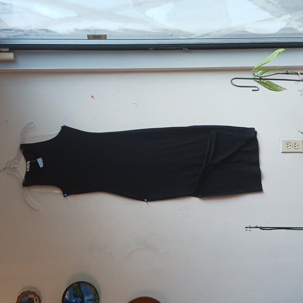 HEART & HIPS BEAUTIFUL MIDI DRESS NEW SIZE SMALL BLACK.